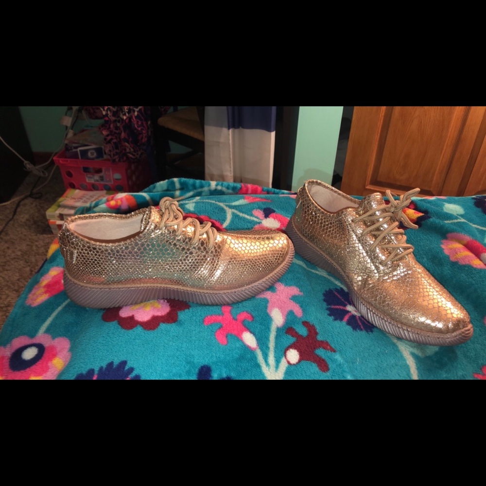 Charlotte Russe bamboo shoes size 9